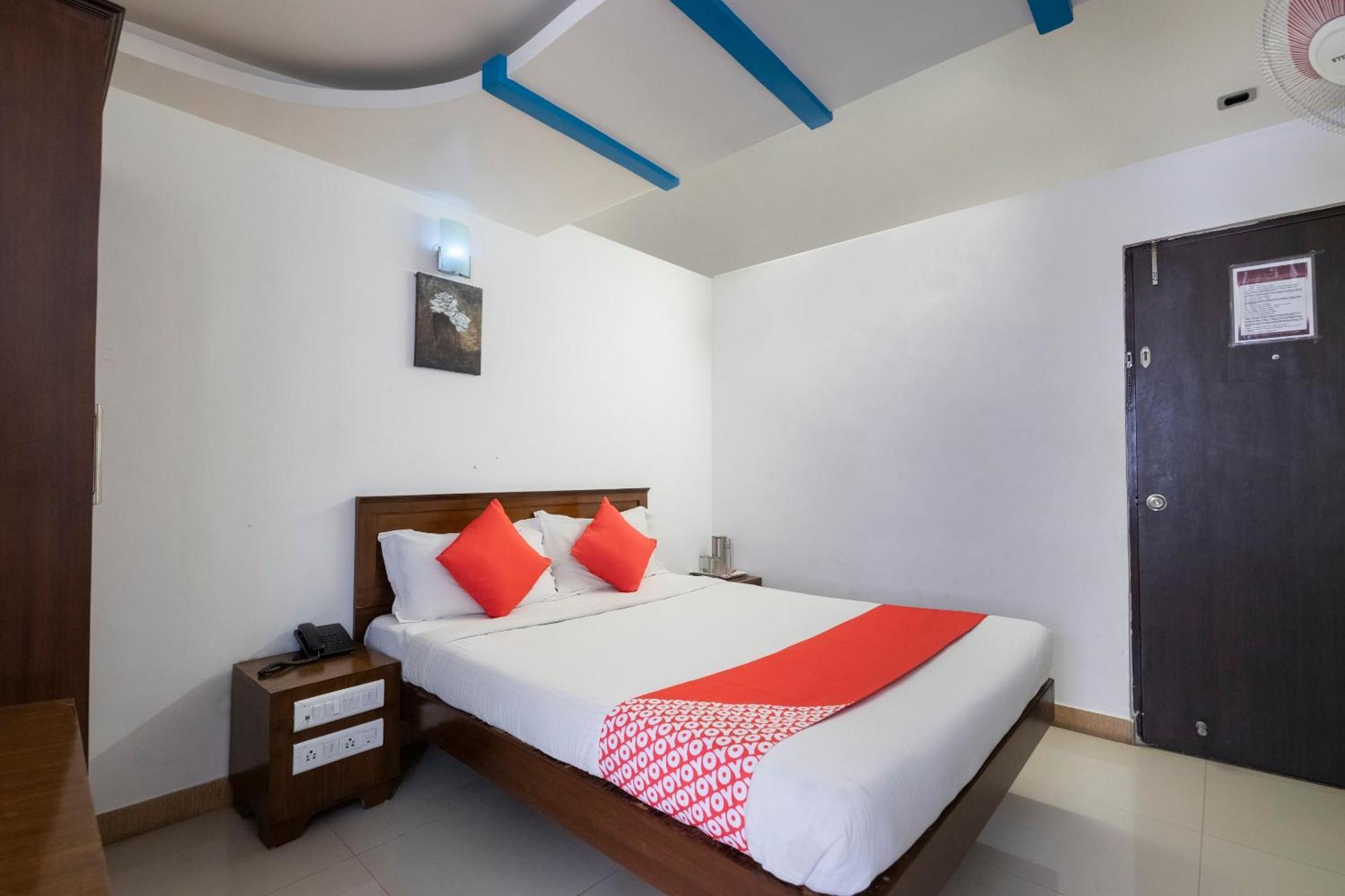 โอโย 71863 เดอะ เรด เวลเว็ต Hotel บังกาลอร์ ภายนอก รูปภาพ