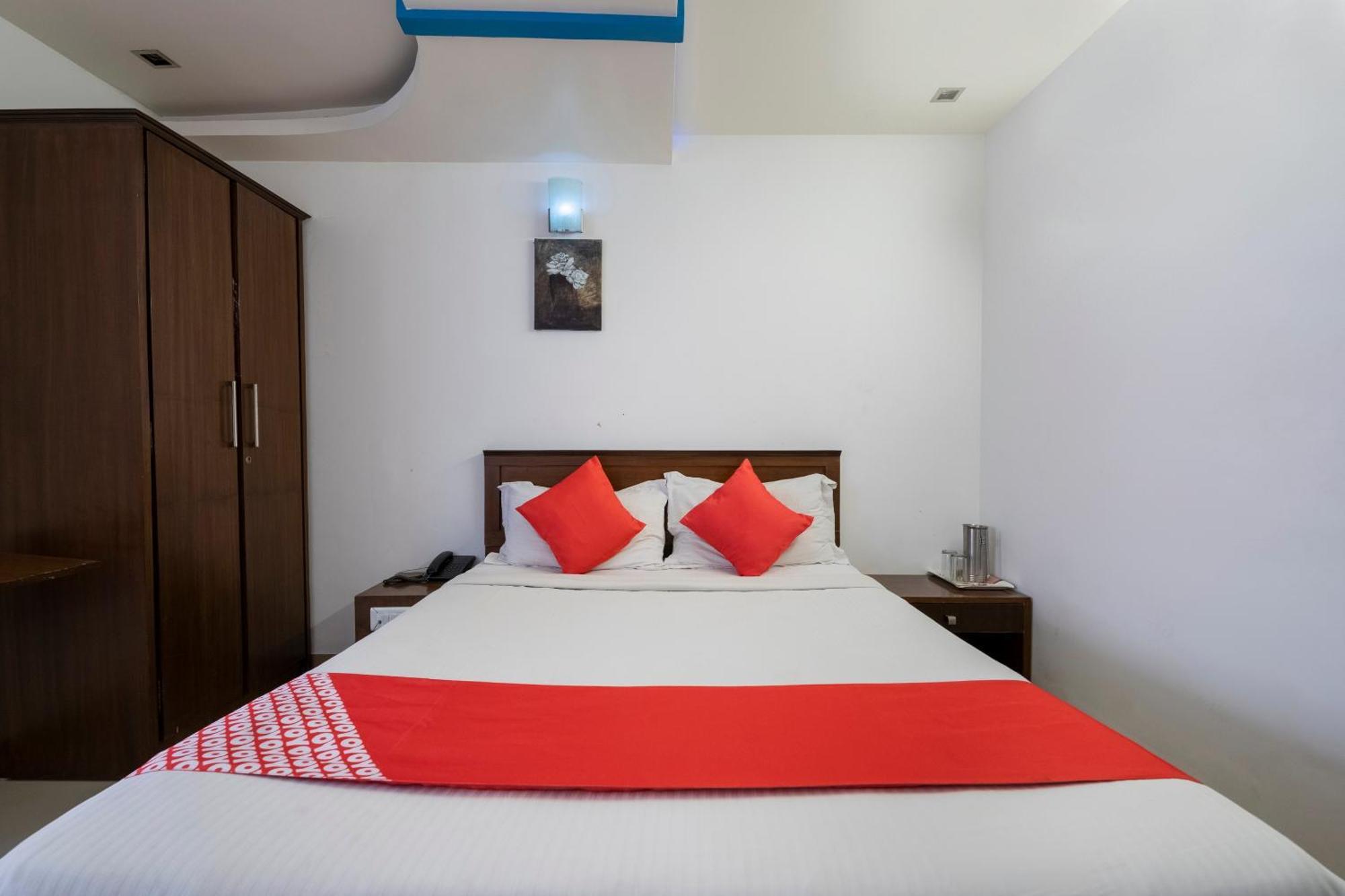 โอโย 71863 เดอะ เรด เวลเว็ต Hotel บังกาลอร์ ภายนอก รูปภาพ